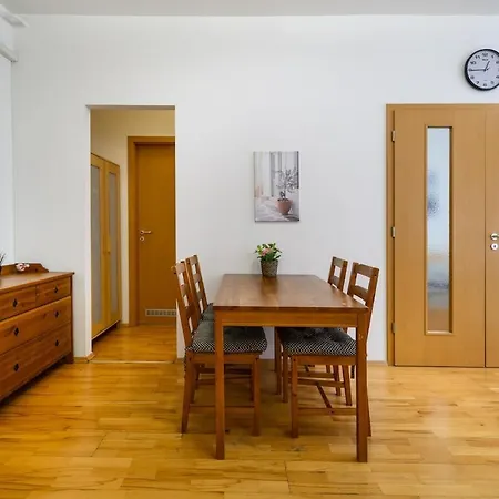Basilica In Prime Location Apartament *